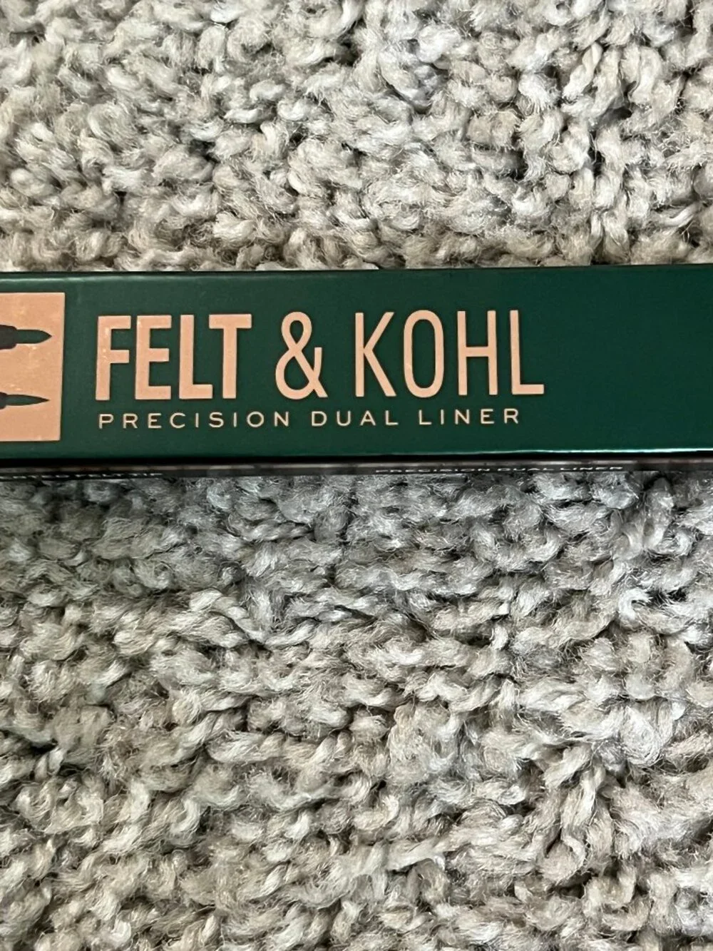 Revolution Beauty London- Felt & Kohl Dual Eyeliner- Green